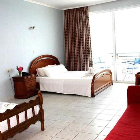 Revis Station Plataria Hotel Buitenkant foto