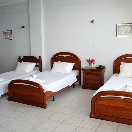 Revis Station Plataria Hotel Buitenkant foto