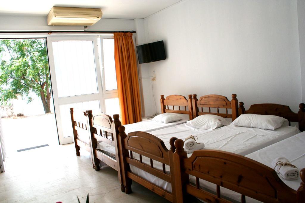 Revis Station Plataria Hotel Buitenkant foto