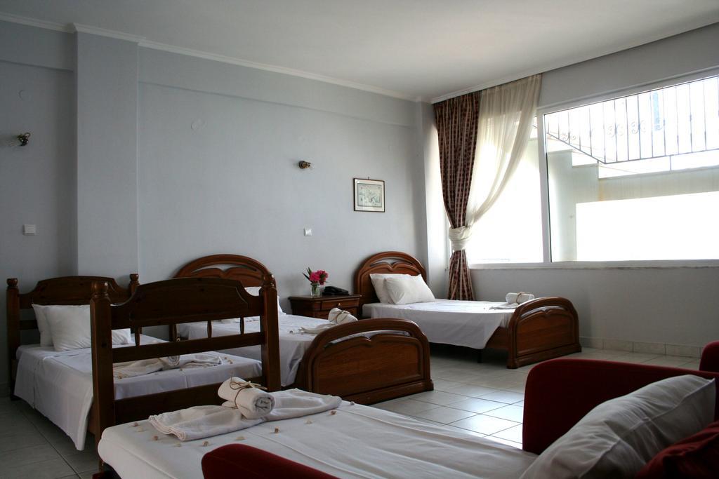 Revis Station Plataria Hotel Buitenkant foto