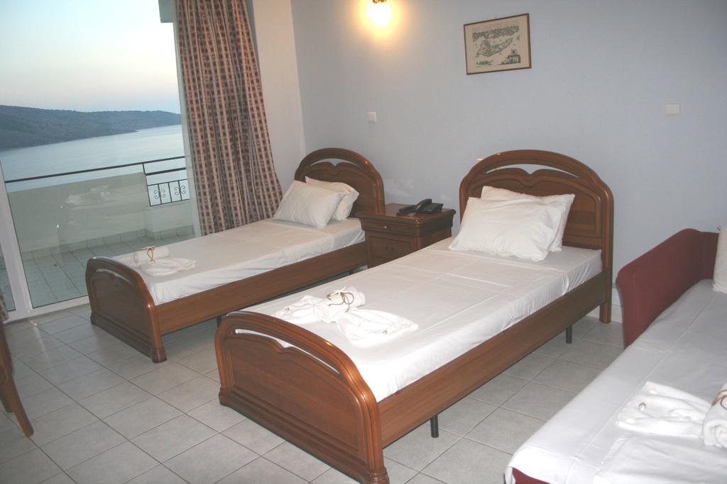 Revis Station Plataria Hotel Buitenkant foto