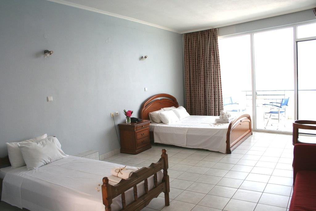 Revis Station Plataria Hotel Buitenkant foto