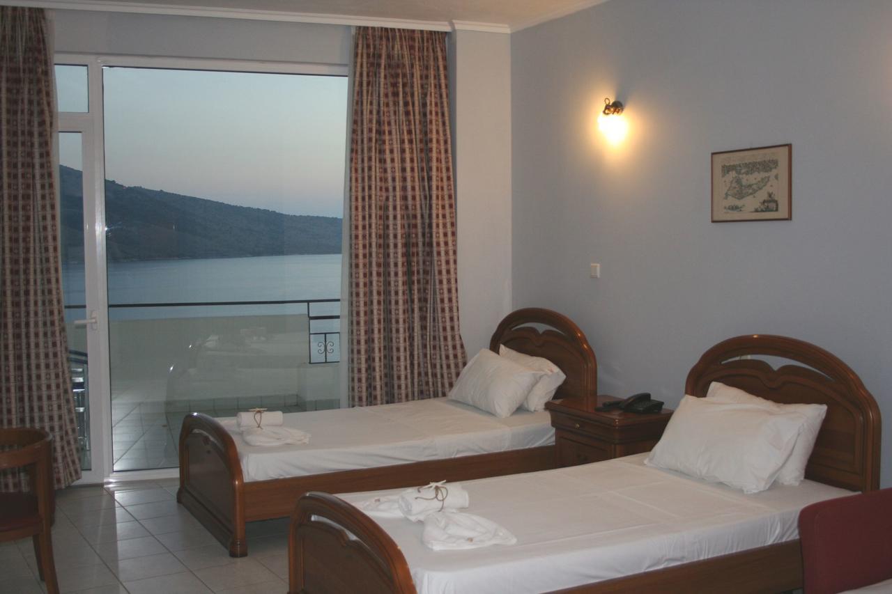 Revis Station Plataria Hotel Buitenkant foto