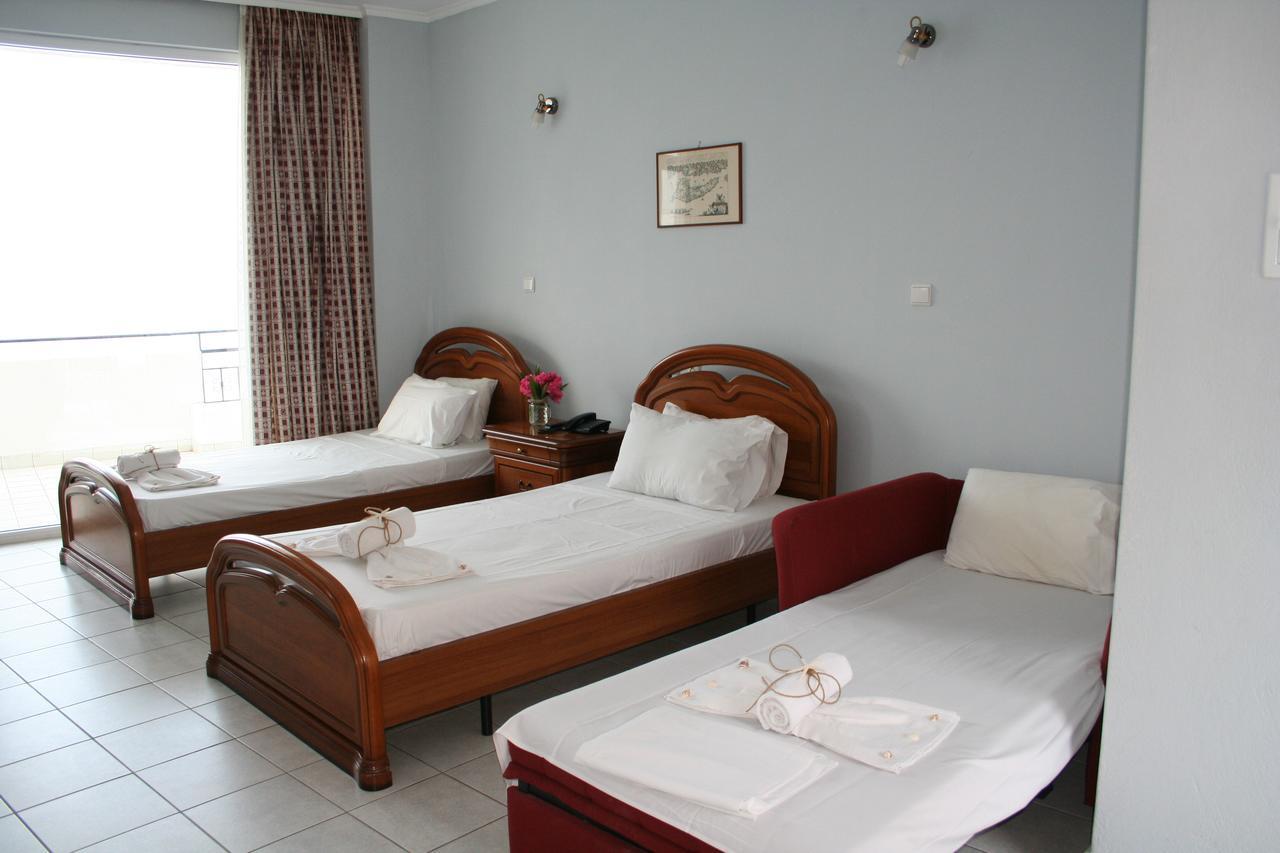 Revis Station Plataria Hotel Buitenkant foto