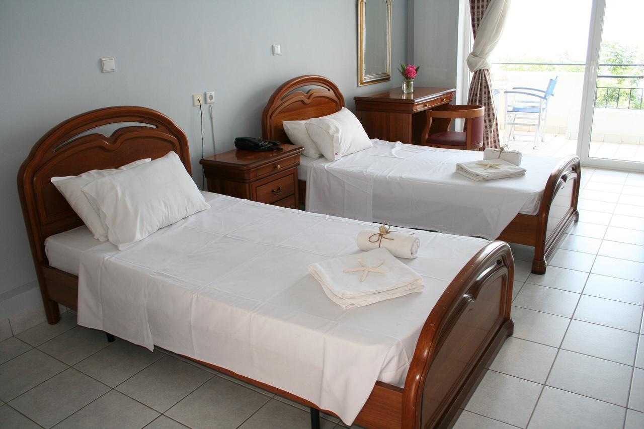 Revis Station Plataria Hotel Buitenkant foto