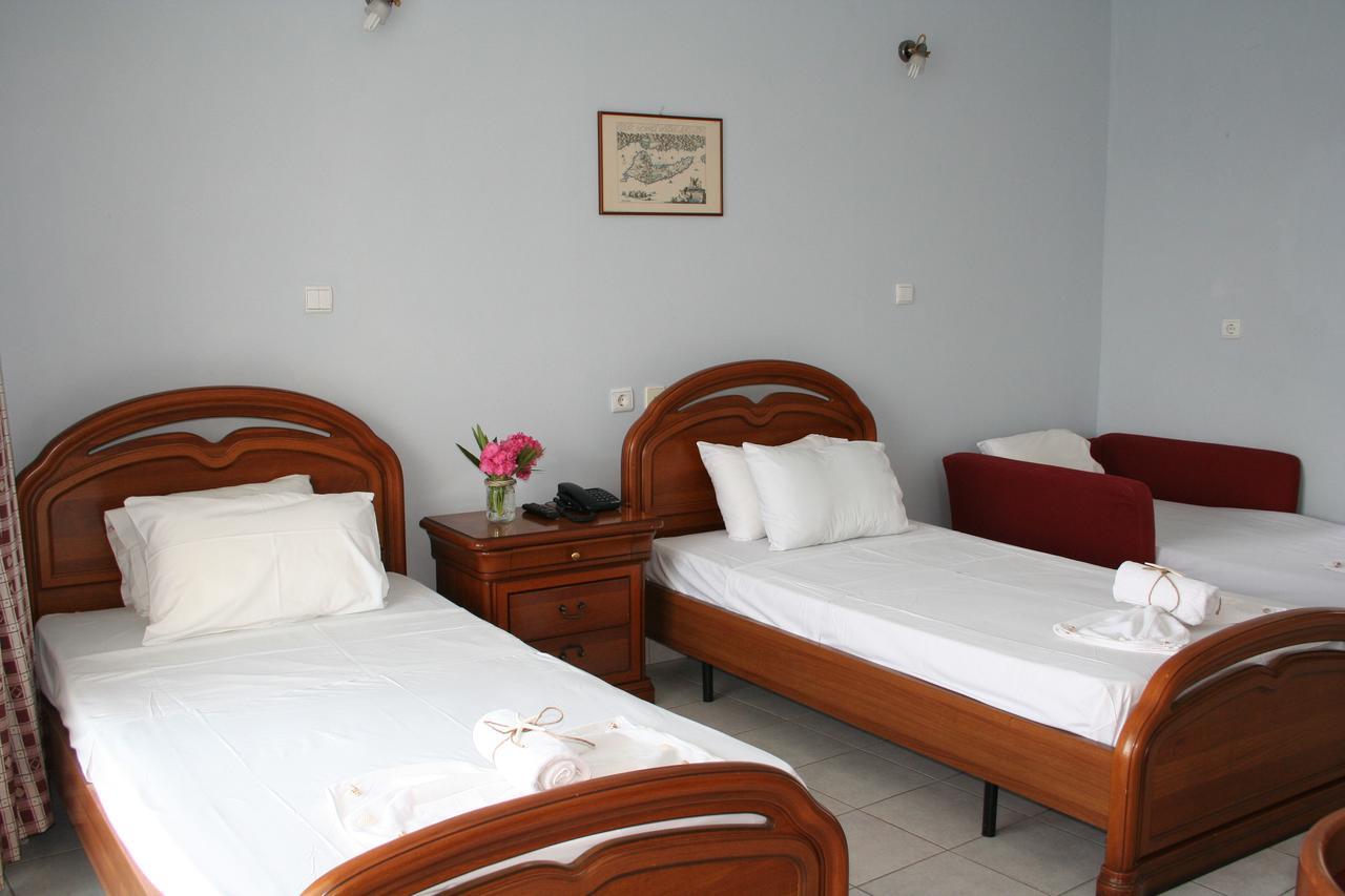 Revis Station Plataria Hotel Buitenkant foto