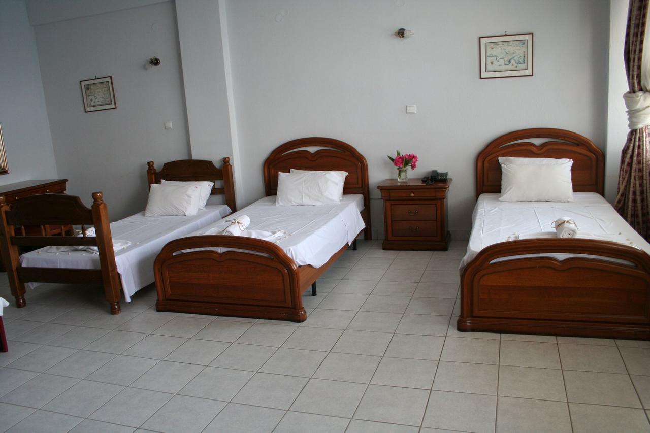 Revis Station Plataria Hotel Buitenkant foto