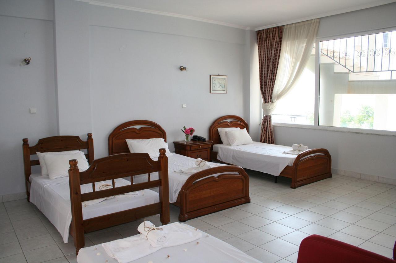 Revis Station Plataria Hotel Buitenkant foto