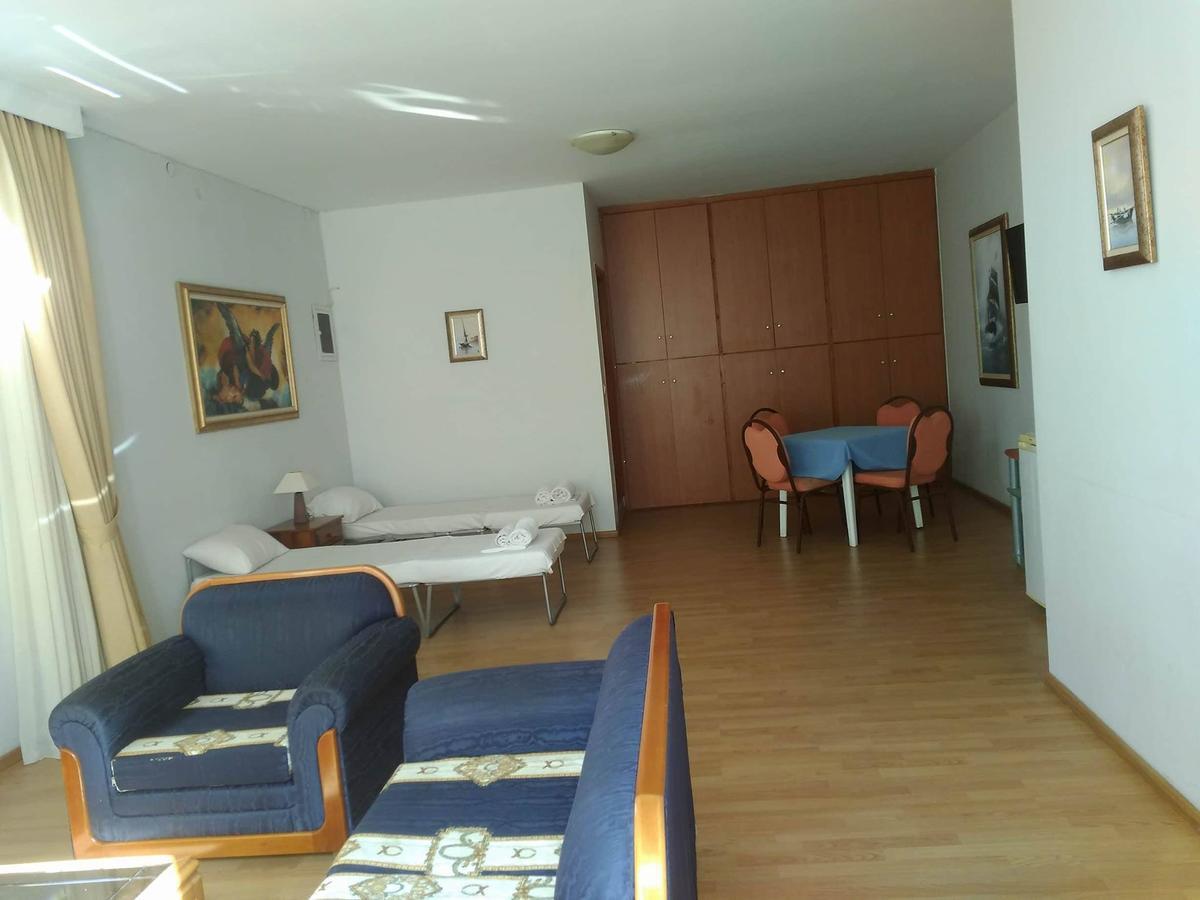 Revis Station Plataria Hotel Buitenkant foto