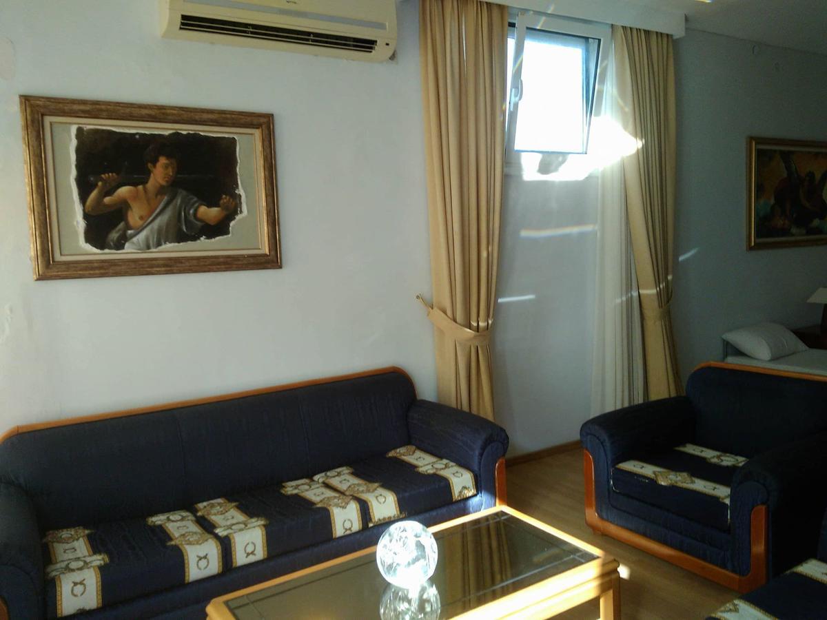 Revis Station Plataria Hotel Buitenkant foto